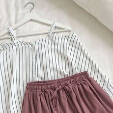 2020 new fashion women's two piece set Fresh striped off-the-shoulder loose blosue top + elastic waist shorts suit